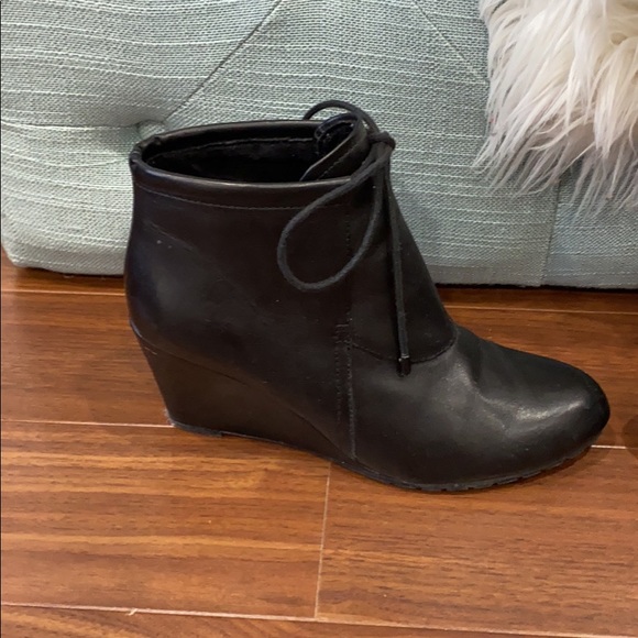 Wedge heel booties. Real leather. Size 6 - Picture 2 of 5